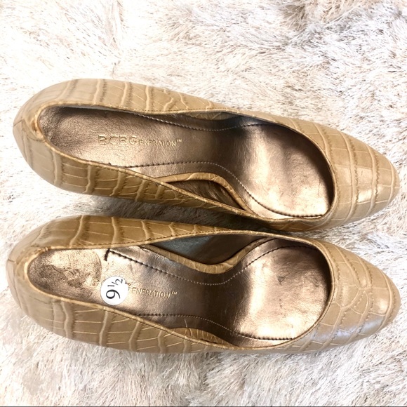 BCBGeneration Tan Snake Print Wood Heels - Picture 5 of 7
